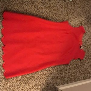 Dress with cute scallop details